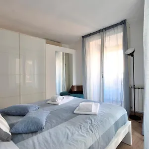 La Casa Di Carta In Piazza Stesicoro , CTA Italien